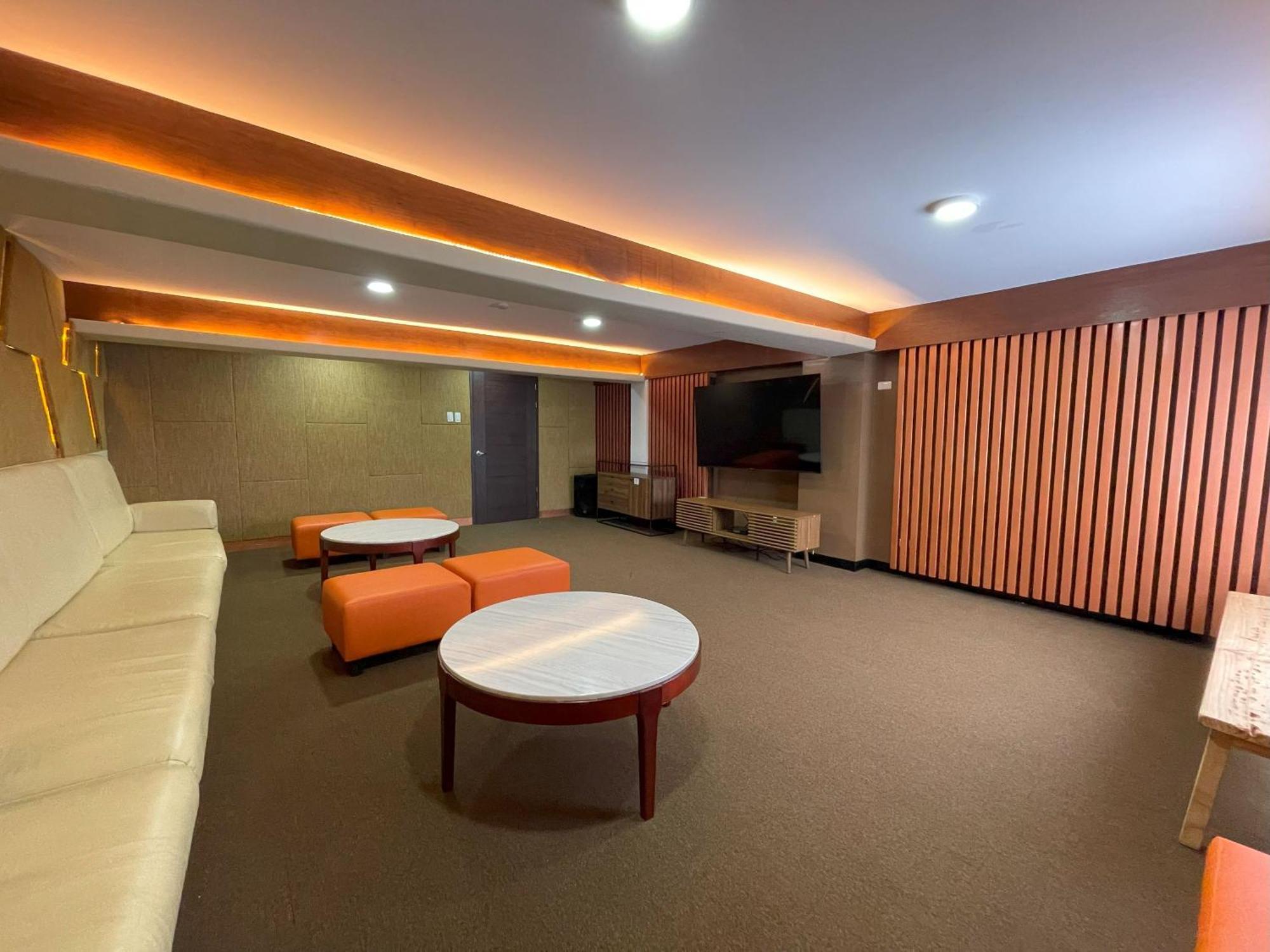 Mist Mountain Resort Powered By Cocotel Cebu Esterno foto