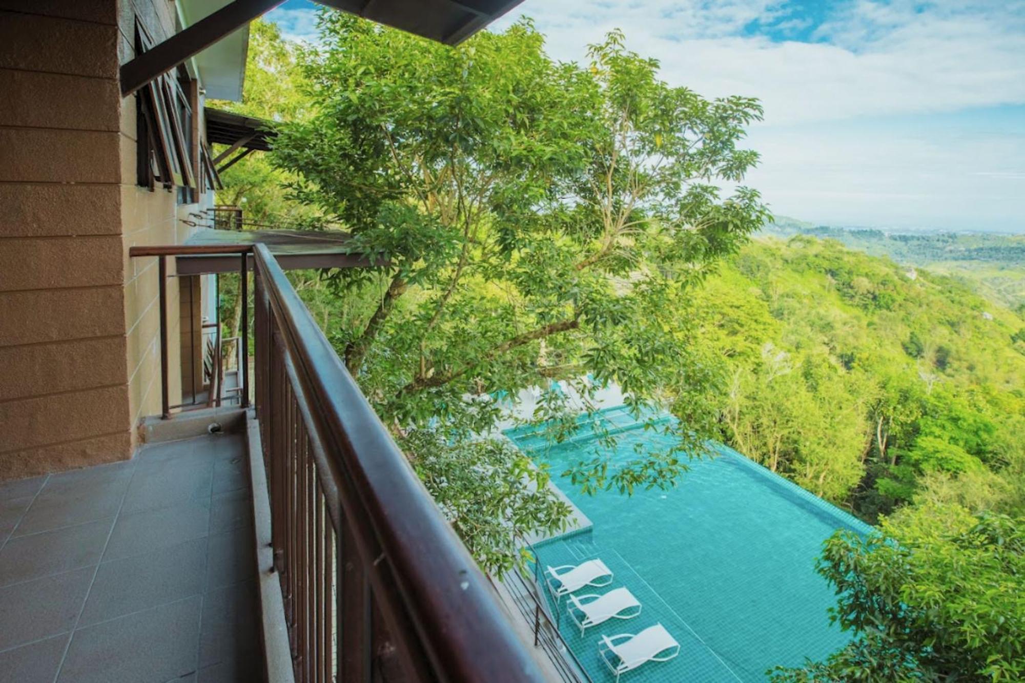 Mist Mountain Resort Powered By Cocotel Cebu Esterno foto